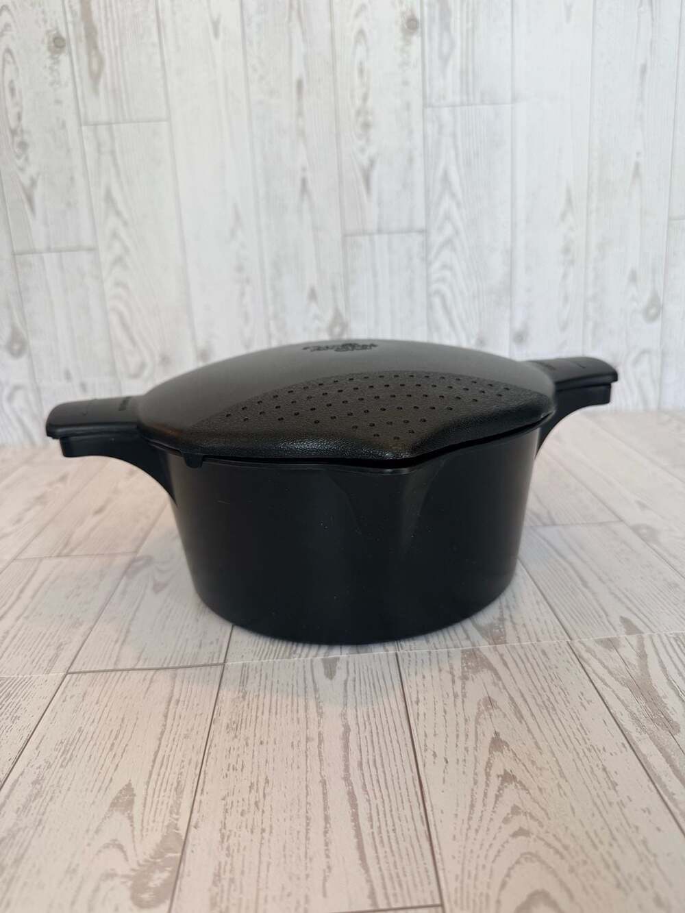 Pampered Chef Large Micro-Cooker 2 Quart Black Microwave Pot